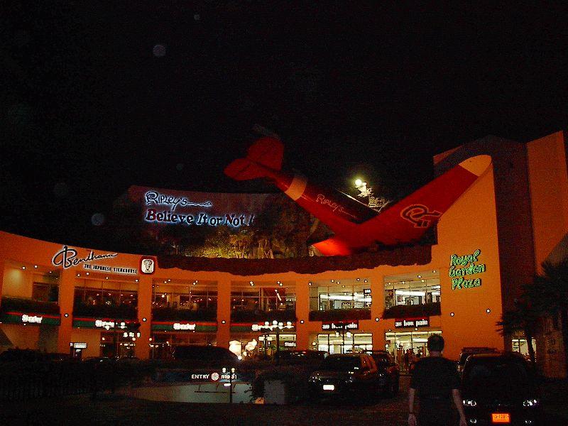 Einkaufzentrum in Pattaya.JPG